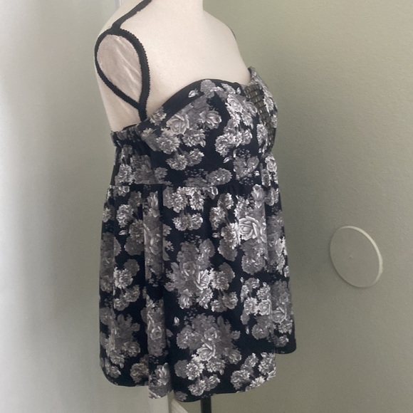 Torrid Floral Strapless Top - Picture 5 of 9